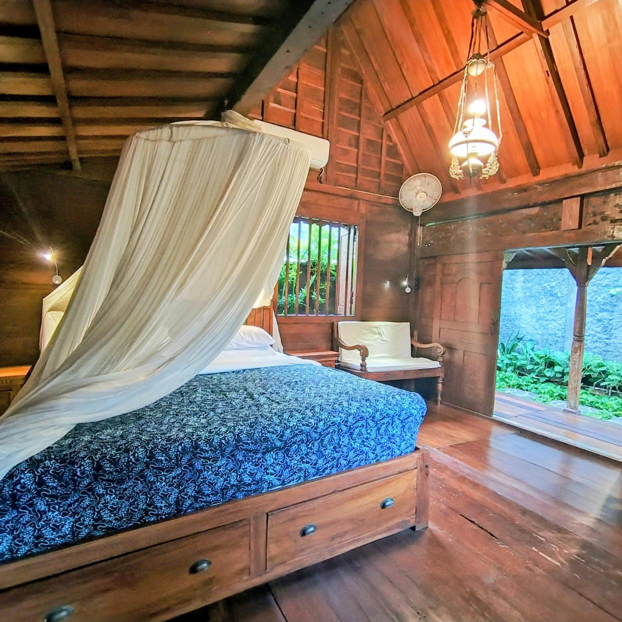 Wooden Villa Private Pool