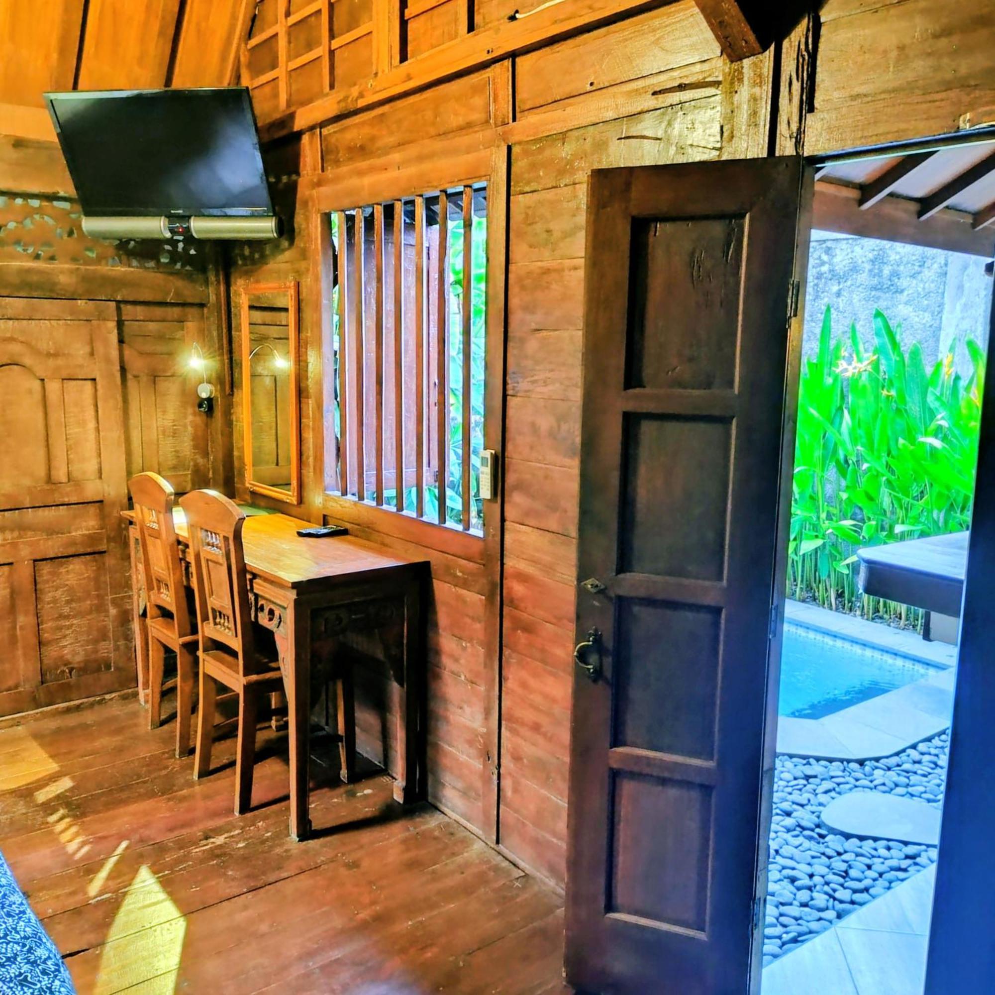 Wooden Villa Private Pool