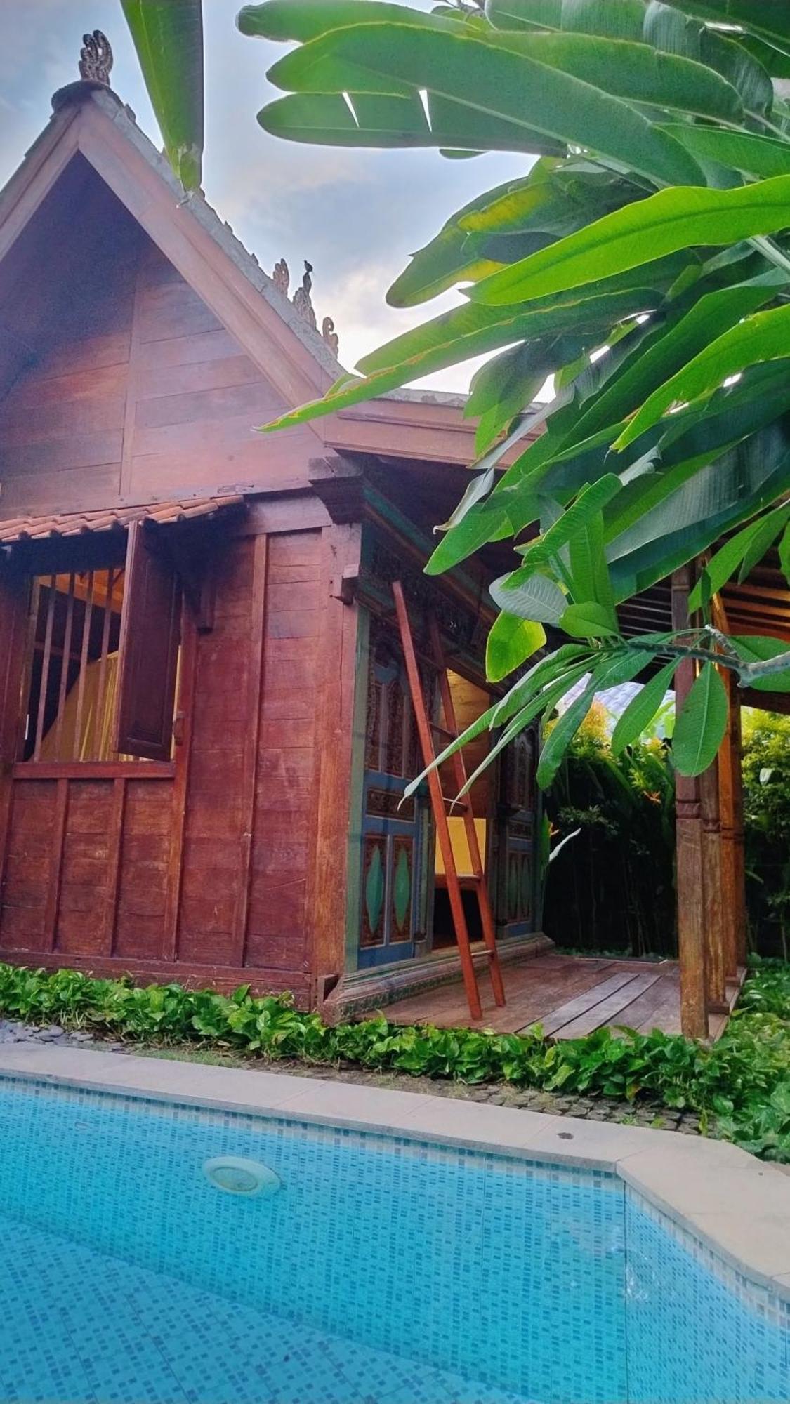 Wooden Villa Private Pool